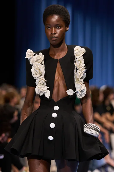 Look 12